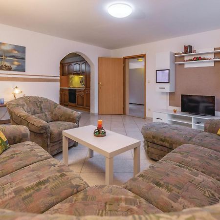 3 Bedroom Awesome Apartment In Pavicini Exterior photo