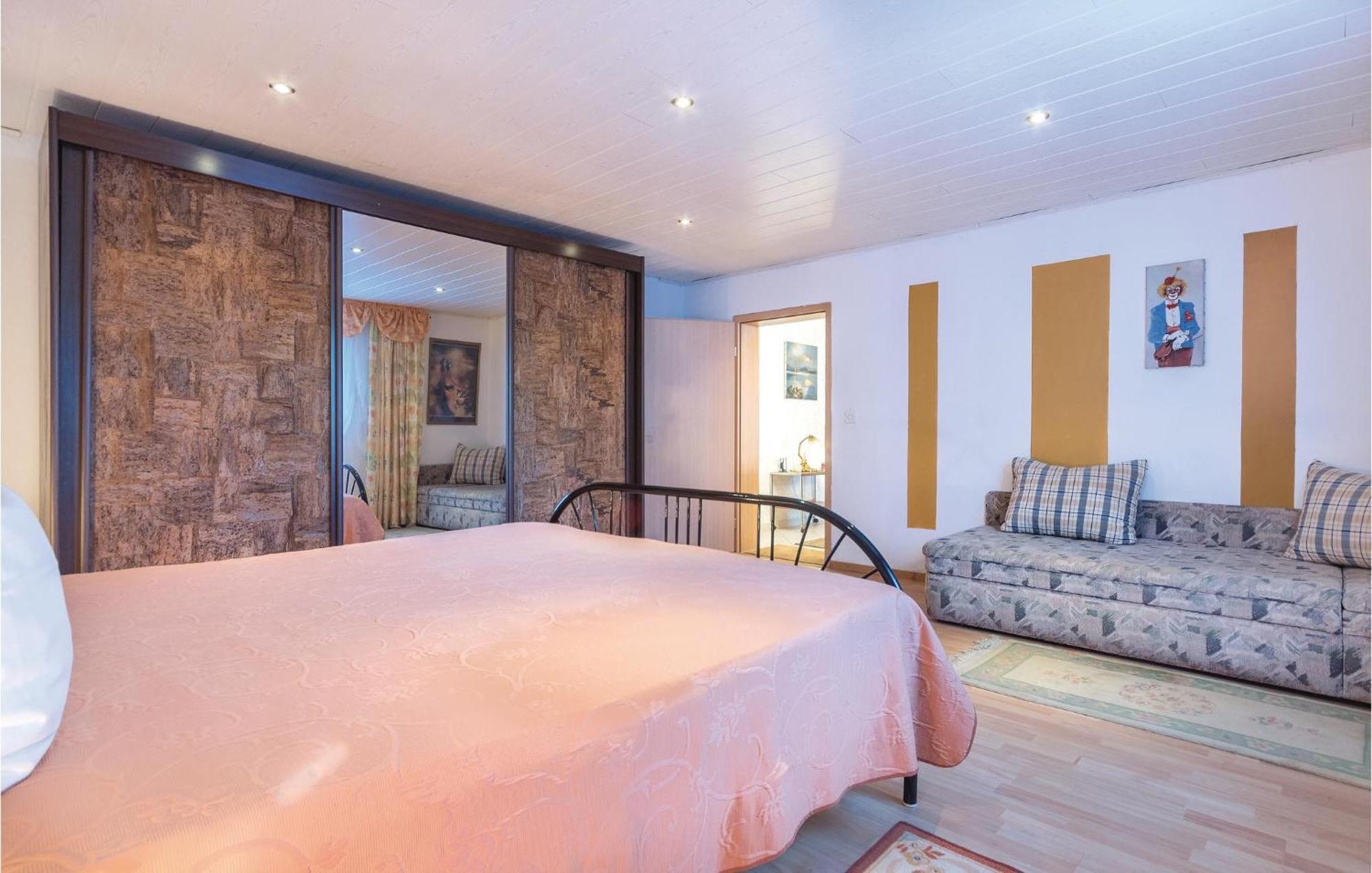 3 Bedroom Awesome Apartment In Pavicini Exterior photo