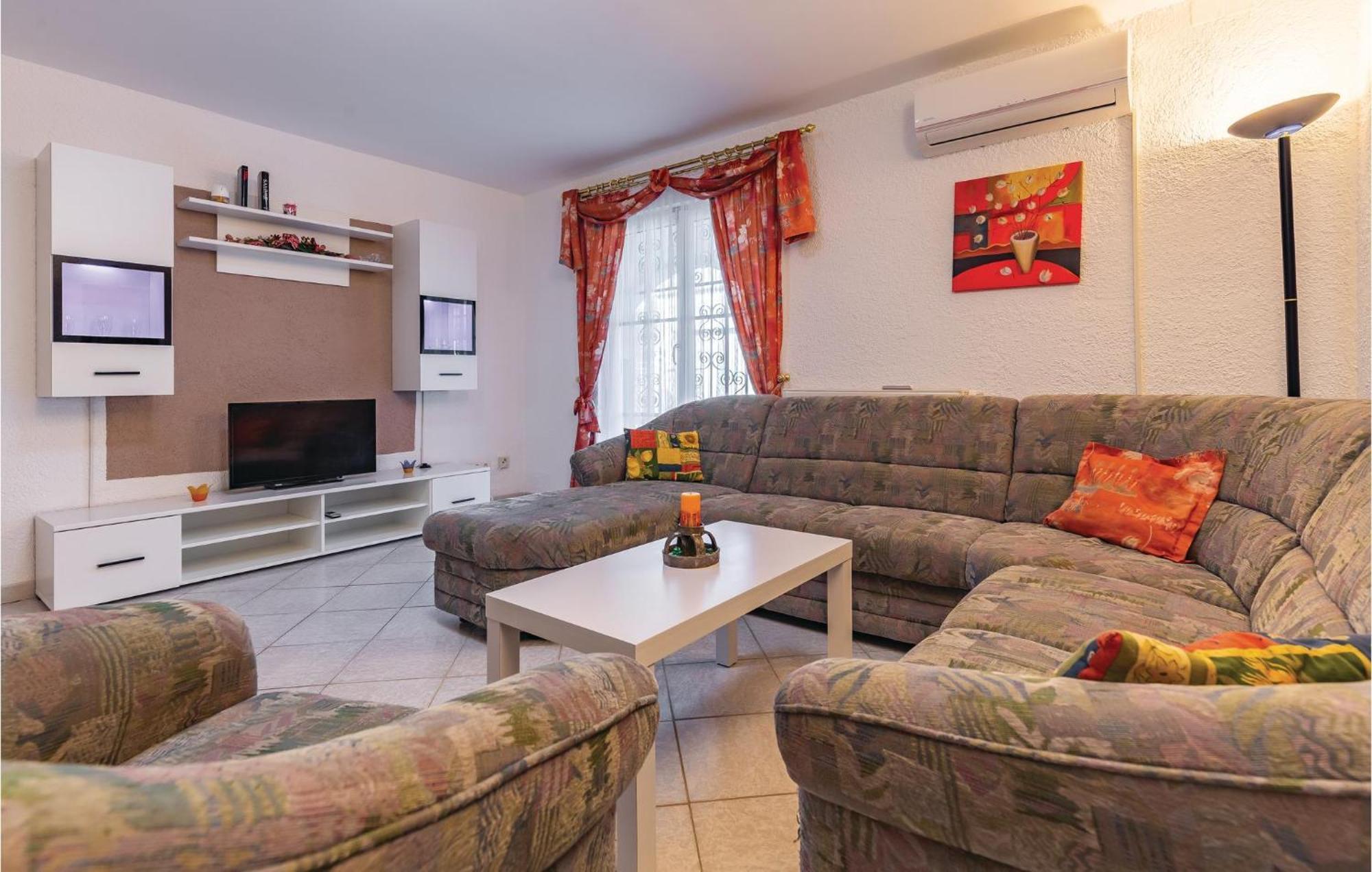 3 Bedroom Awesome Apartment In Pavicini Exterior photo