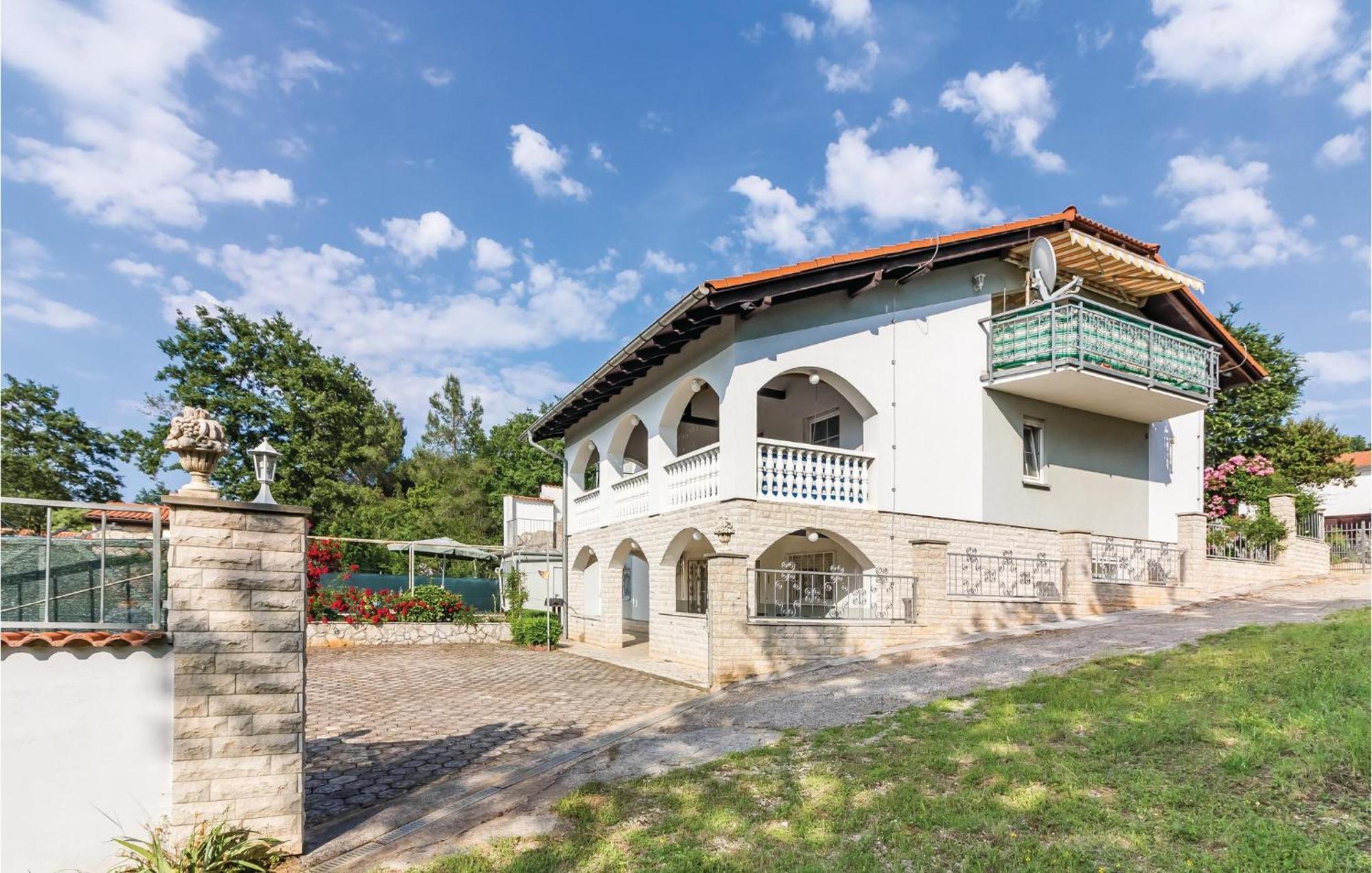 3 Bedroom Awesome Apartment In Pavicini Exterior photo